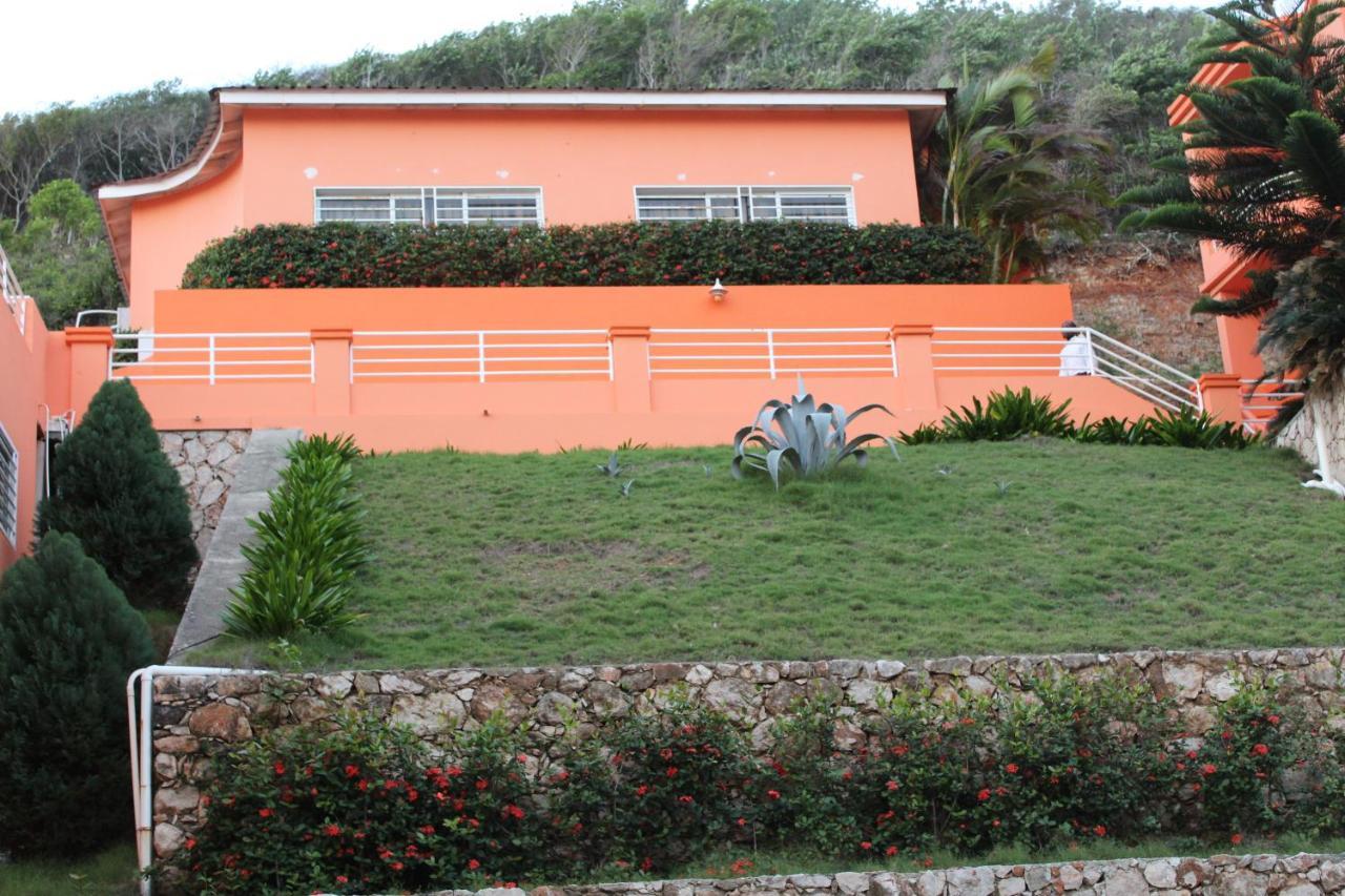 Rival Hotel Cap-Haïtien Eksteriør billede
